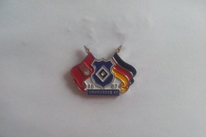 HSV mit Fahne Hamburg und Deutschland
