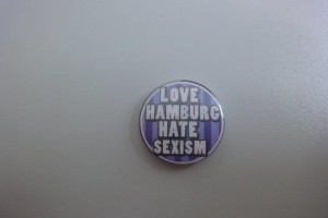Love Hamburg hate Sexism Button